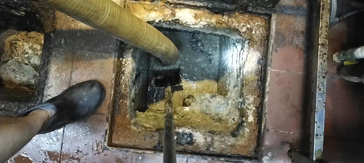 波莲镇化油池清理-污水池清掏